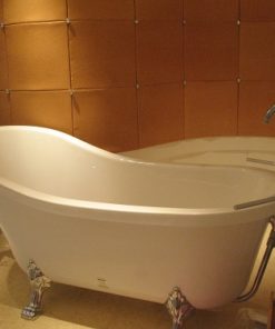 cast iron bathtub