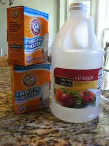 using vinegar-baking-soda to clean bathroom