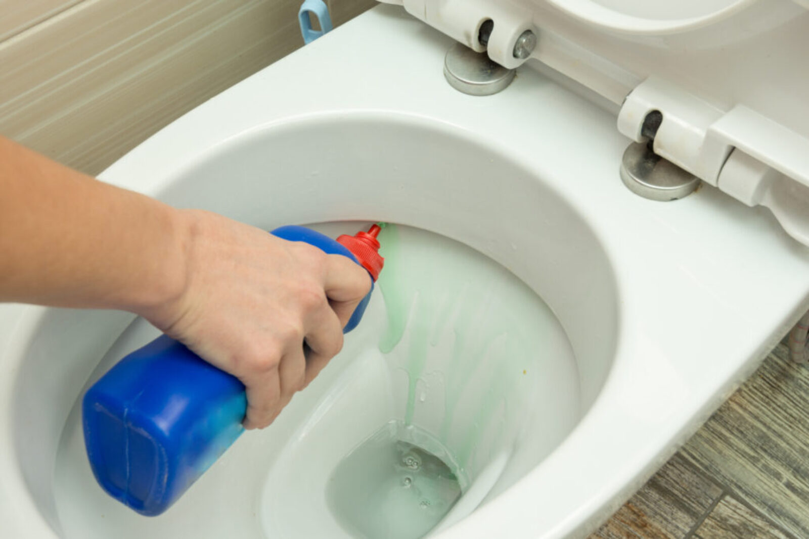 Best way to deodorize bathroom