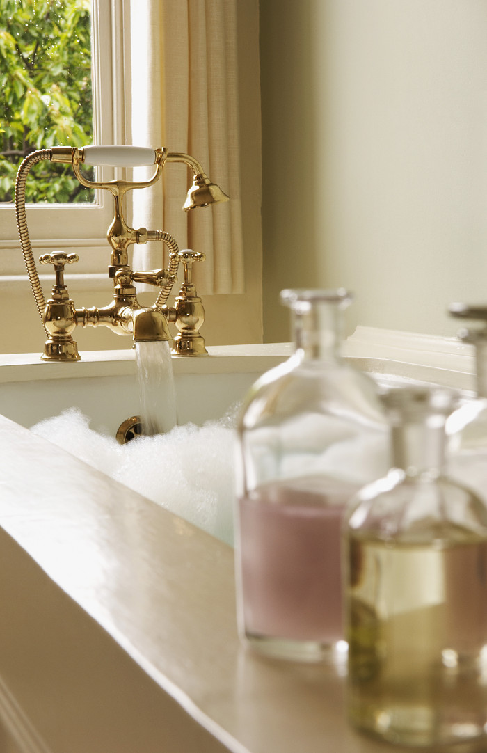 3 Ways To Clean Brass Bathroom Fixtures, Cleaning Brass Fixtures